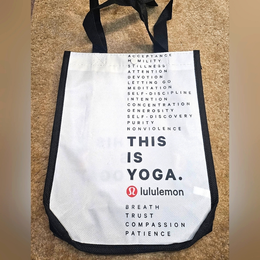 Small lululemon tote (choose 1 per order)